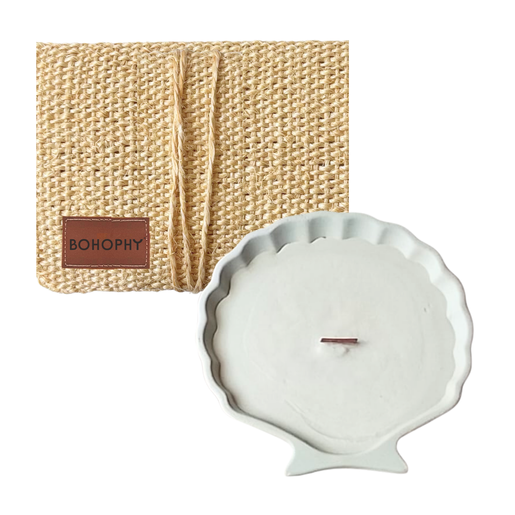 Shell shaped candle with wooden wick